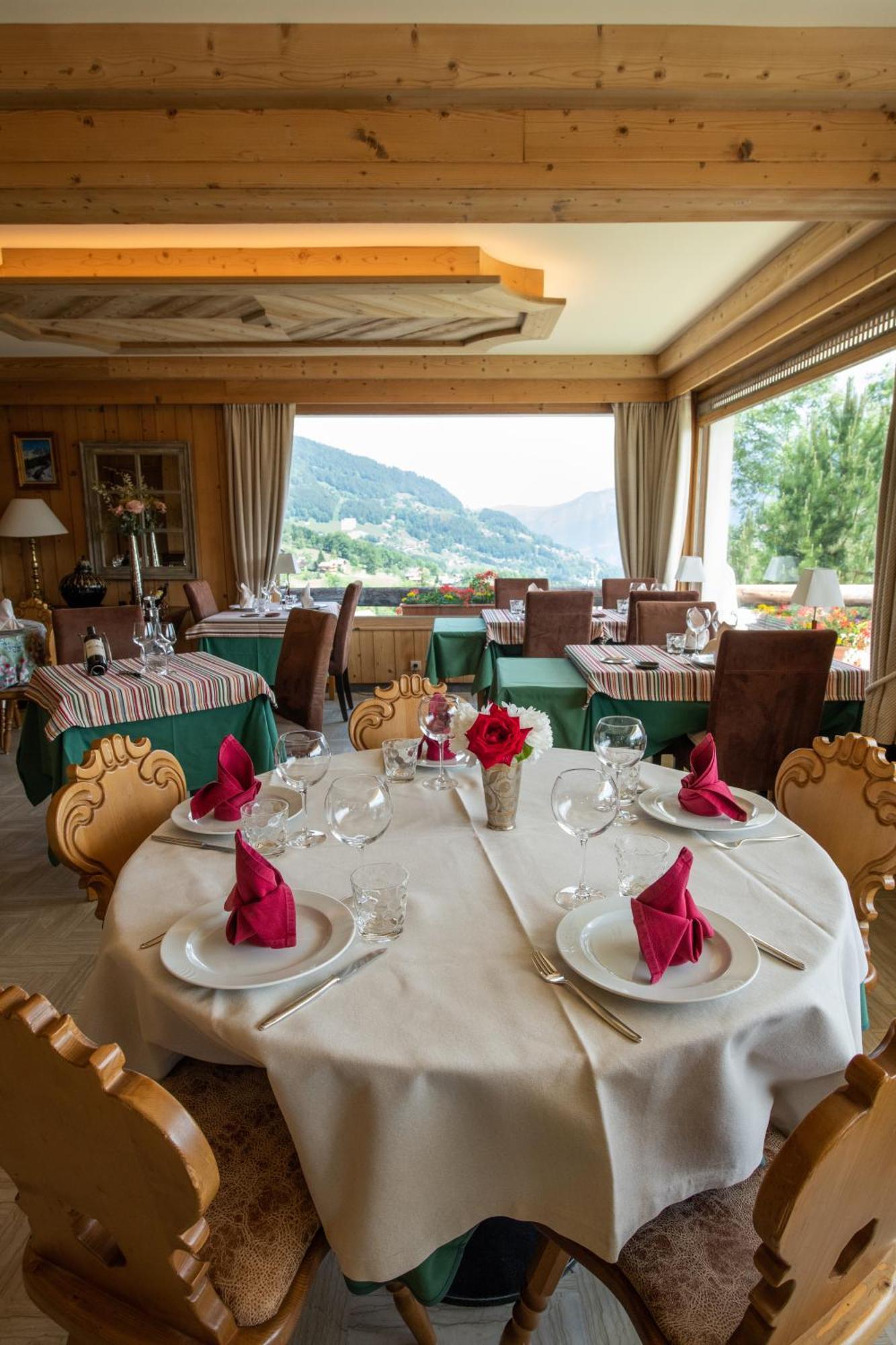 Le Chamois D'Or Hotel Кордон Екстериор снимка